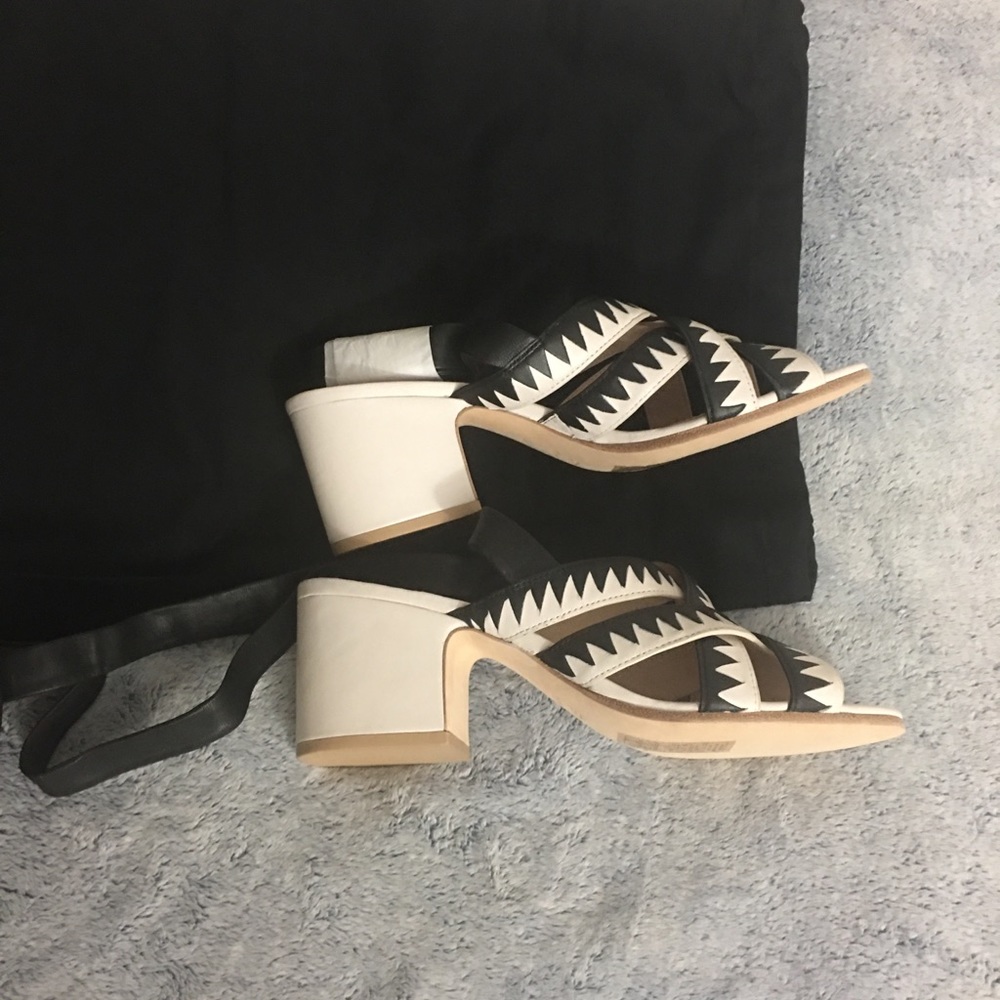 Pour La Victoire Anisa Ankle Wrap Sandal